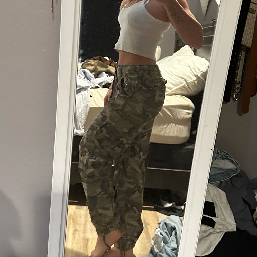 Abercrombie and fitch camo cargos